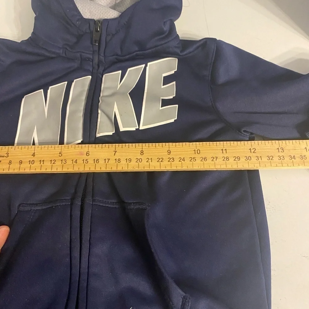 Nike boy therma